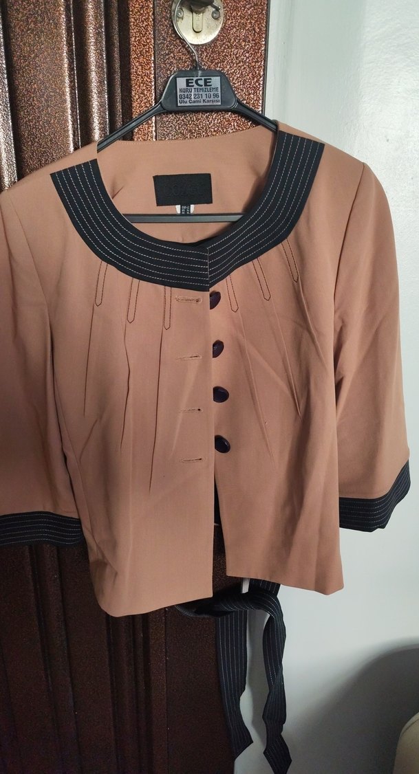 Kahverengi Siyah Kuşaklı Kadın Takım Elbise - Görsel 2