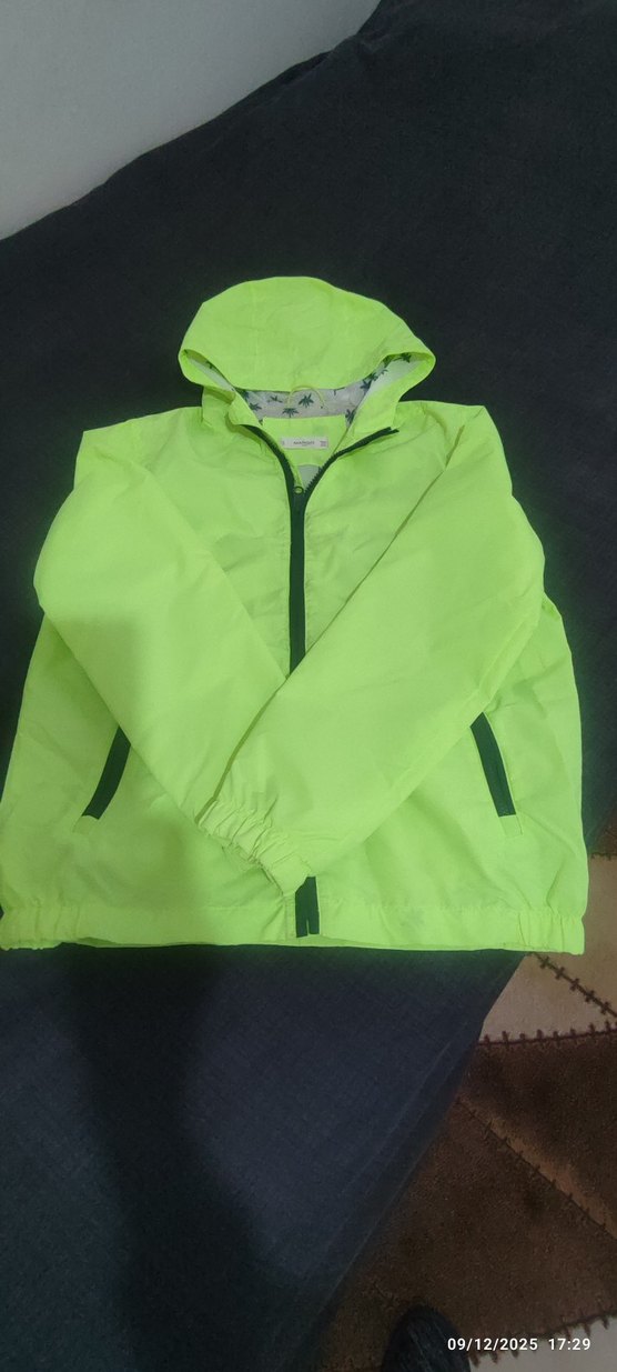 Mango kapüşonlu fermuarlı erkek çocuk mont - Görsel 3