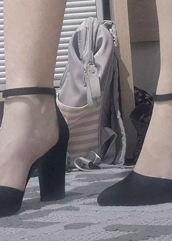 Siyah Süet Tokalı İnce Topuklu Kadın Ayakkabı - Görsel 3