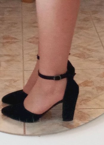 Siyah Süet Tokalı İnce Topuklu Kadın Ayakkabı - Görsel 4