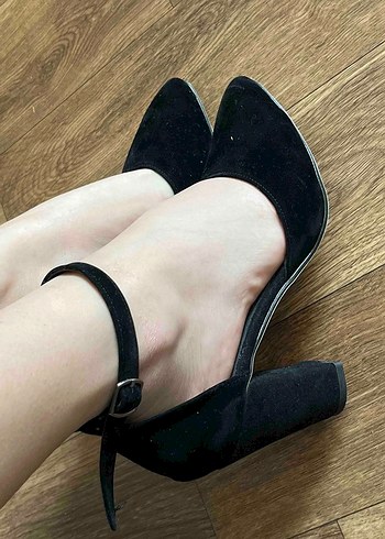 Siyah Süet Tokalı İnce Topuklu Kadın Ayakkabı - Görsel 5