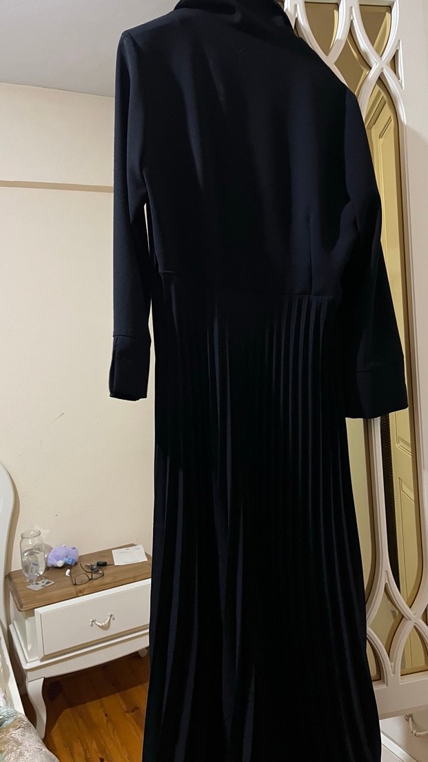 Siyah Piliseli Uzun Kadın Elbise - Görsel 4