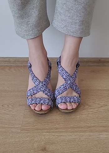 Mor Yılan Desenli Platform Topuklu Sandalet - Görsel 3