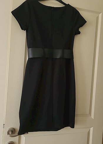 Kemer Detaylı Siyah Midi Ofis Elbisesi - Görsel 2