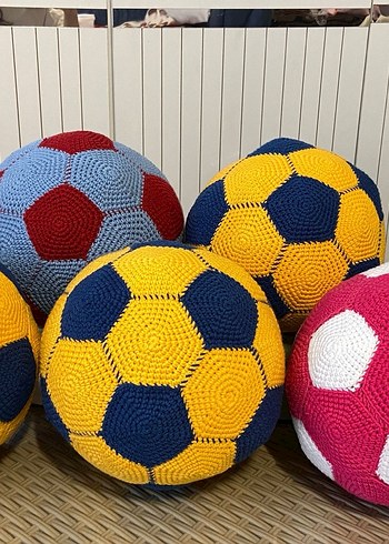 Renkli Örgü Çocuk Top Yastığı - Görsel 2