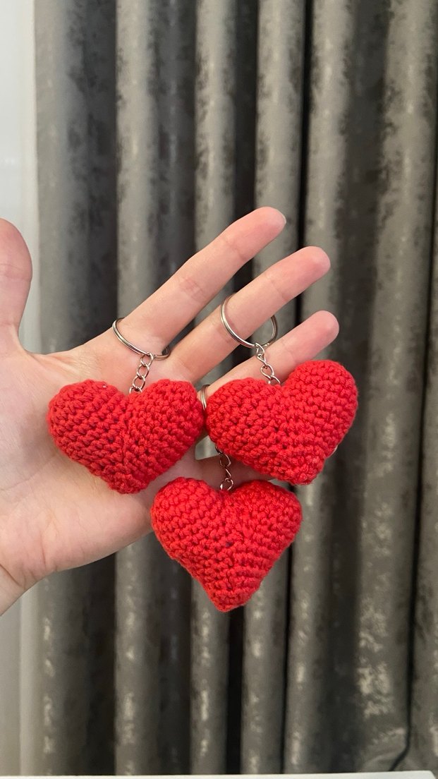 Kırmızı Örgü Kalp Anahtarlık - Görsel 2