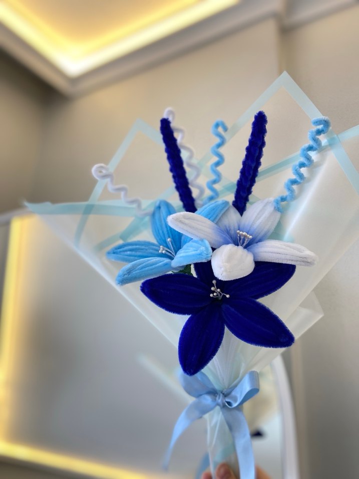 Mavi Beyaz Şönil Çiçek Buketi - Görsel 2