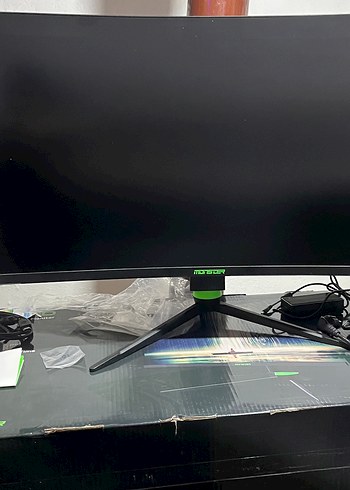 Panel Arızalı 32 İnç Monster Monitör - Görsel 3