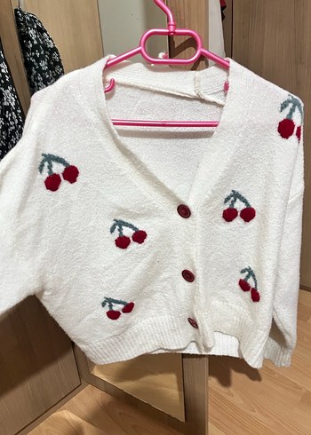 Nakışlı Beyaz V Yaka Kadın Hırka - Görsel 2