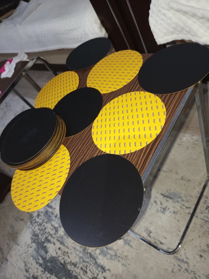 16;;5 CM YARIÇAPINDA SİYAH FİBERPLASTİK, ALTI YAPIŞKANLI - Görsel 4