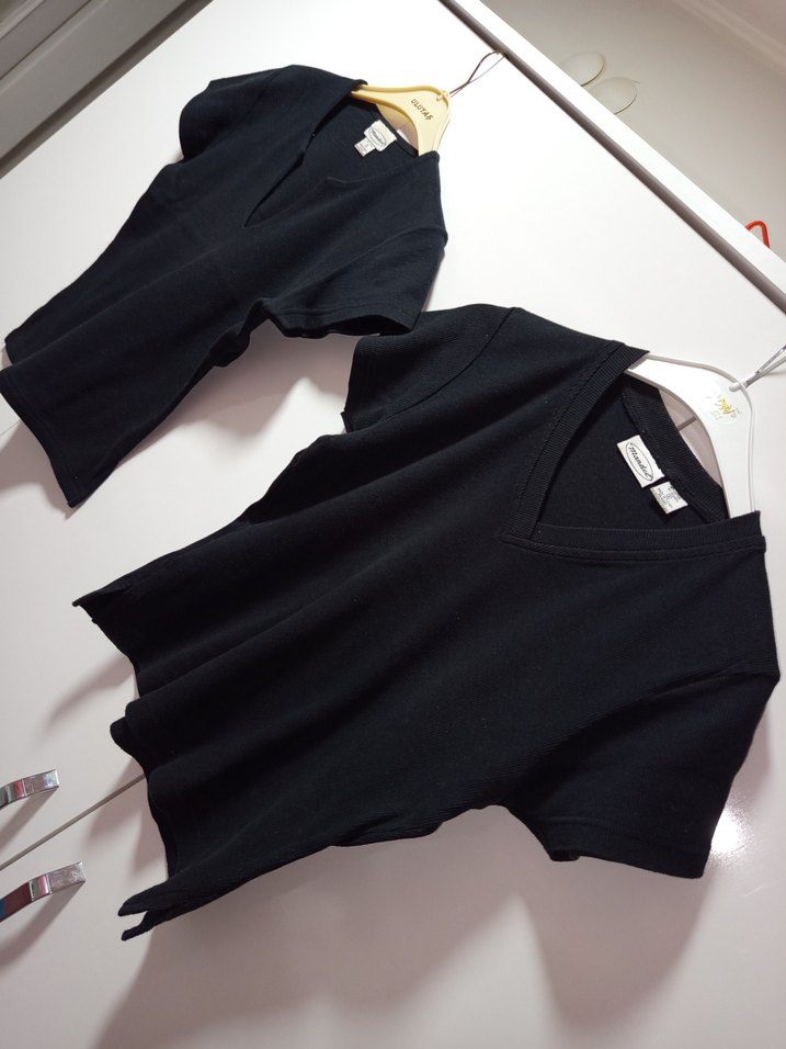 İKİZLERE MANDEE MARKA 38 M BDN Siyah V Yaka Kısa Kollu 2 ADTşört - Görsel 3