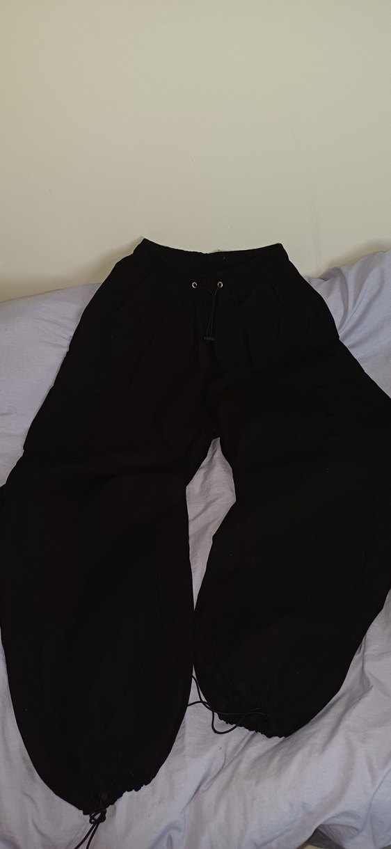 siyah oversize ince kargo pantolon - Görsel 2