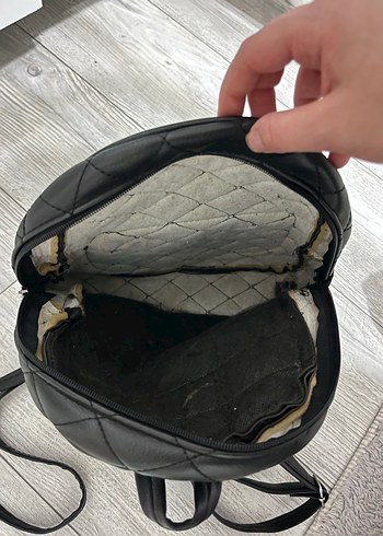 Siyah Deri Kadın Sırt Çantası - Görsel 4