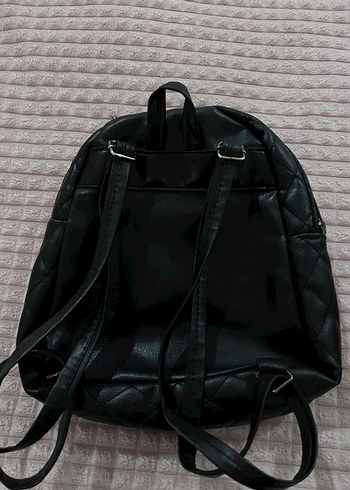 Siyah Deri Kadın Sırt Çantası - Görsel 3