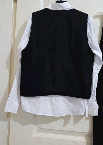 Çocuk Siyah Düğmeli Yelek - Görsel 2