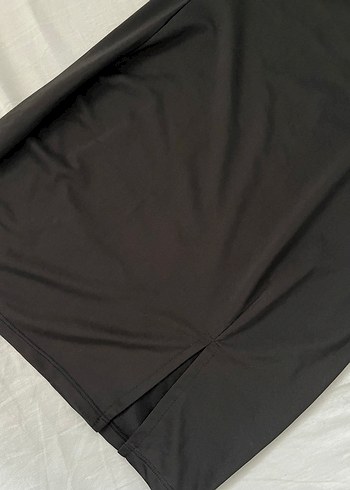 Yarı straplez mini yırtmaçlı kısa elbise - Görsel 2