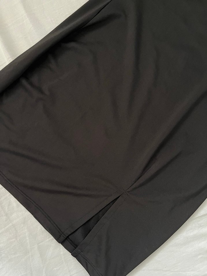 Yarı straplez mini yırtmaçlı kısa elbise - Görsel 2