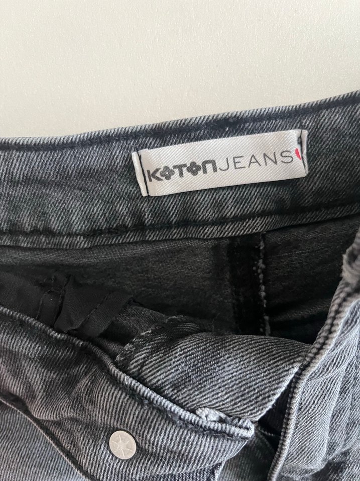 Gri Mini Denim Şort - Görsel 3