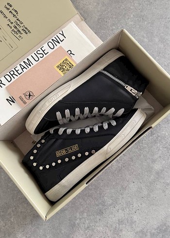 Golden Goose Deluxe 39