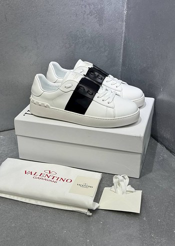 Valentino 44