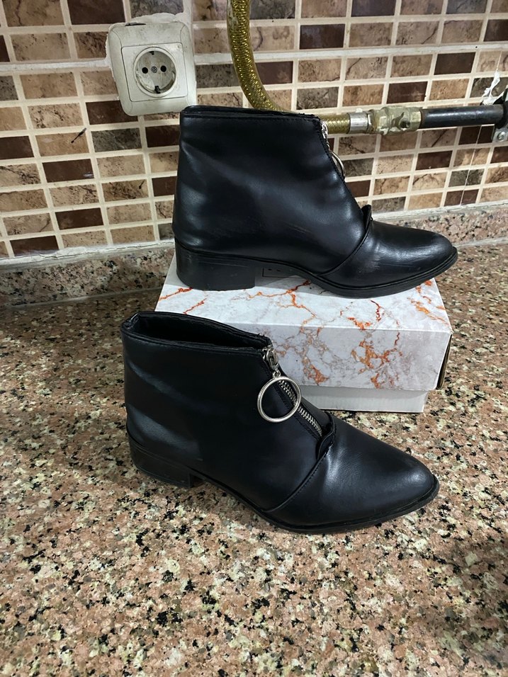 Kadın Siyah Deri Fermuarlı Topuklu Bot - Görsel 3
