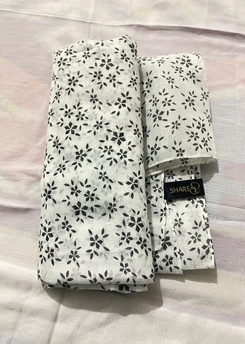 Beyaz çiçek desenli  Kadın Şal - Görsel 2