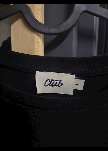 Siyah Baskılı Kadın Tişört - Görsel 2