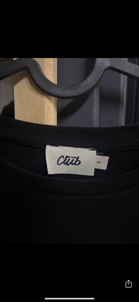 Siyah Baskılı Kadın Tişört - Görsel 2