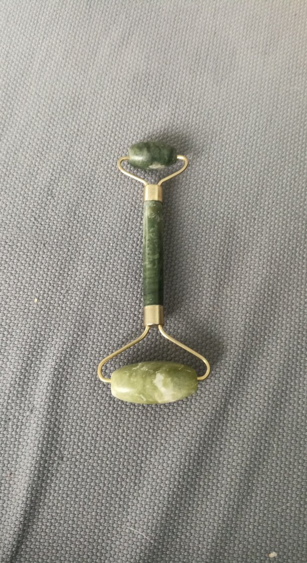 Yeşim Taşlı Yüz Masaj Aleti - Görsel 2