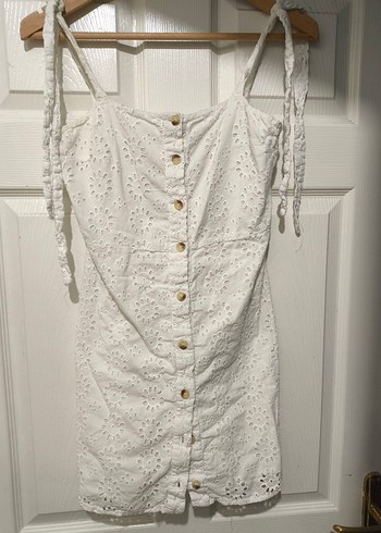 Düğmeli Beyaz Nakışlı Midi Bohem Elbise - Görsel 2