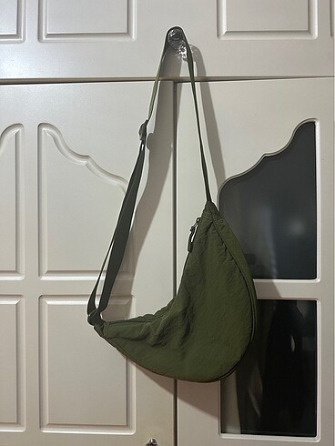 Beden yeşil Renk Uniqlo crossbody çanta