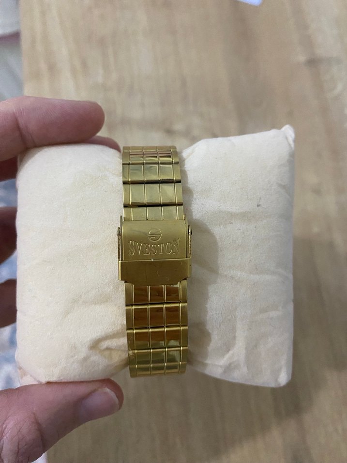 Parlak Altın Renkli Klasik Kadın Kol Saati - Görsel 3