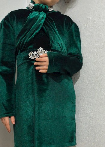 Drapeli Yüksek Yakalı Uzun Kollu Yeşil Abiye Elbise - Görsel 2