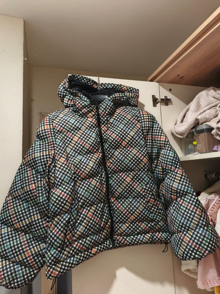 Çok Renkli Kapüşonlu Kadın Kışlık Ceket - Görsel 2