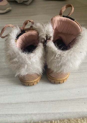 Kız Çocuk Altın Renk Kürklü Desenli Bot - Görsel 4