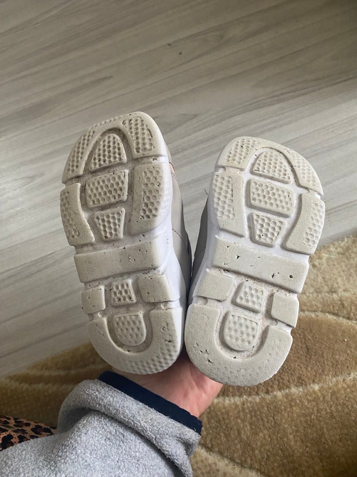 Kız Çocuk Mor Desenli Cırt Cırtlı Spor Ayakkabı - Görsel 4