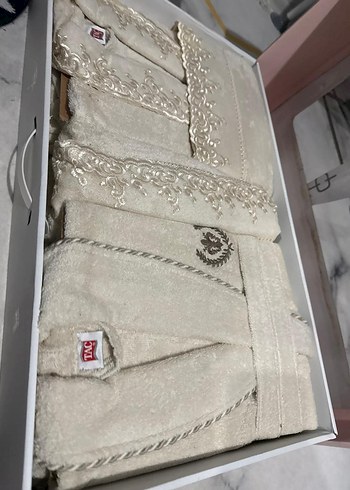 Taç aile bornoz seti - Görsel 4