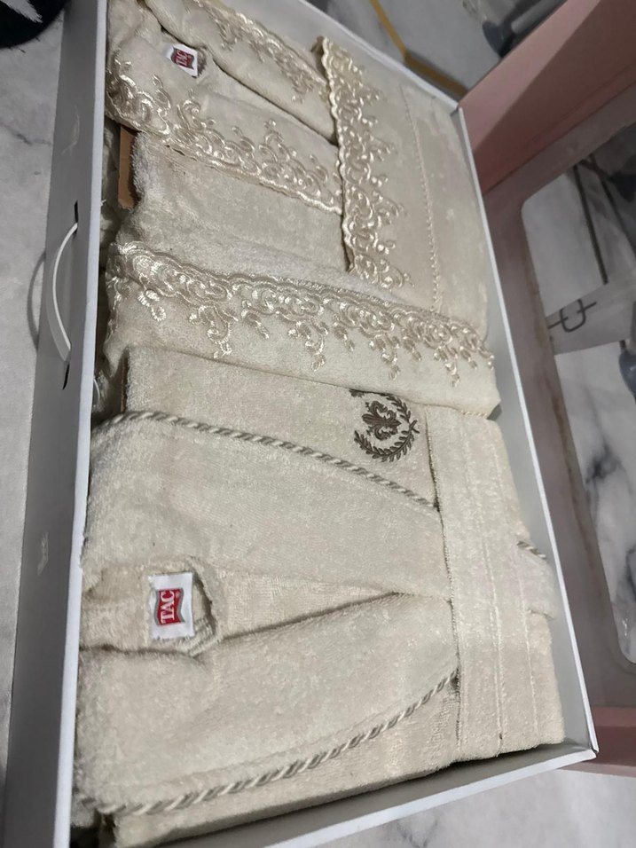 Taç aile bornoz seti - Görsel 4