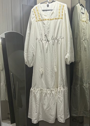 Beyaz Elbise astarlıdır - Görsel 2