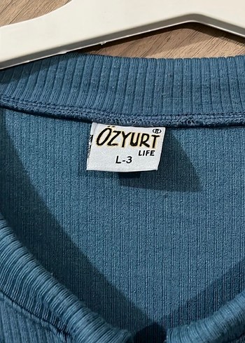 Uzun Kollu Mavi Nakışlı Kadın Bluz - Görsel 2