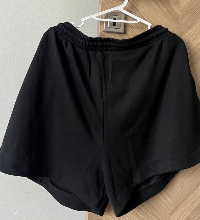 Salaş Siyah Mini Şort - Görsel 3