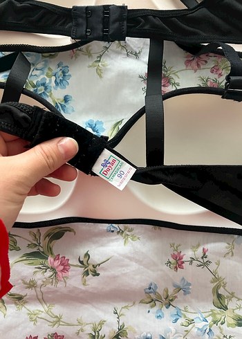 Siyah Kenarlı Beyaz Midi Sütyen - Görsel 3