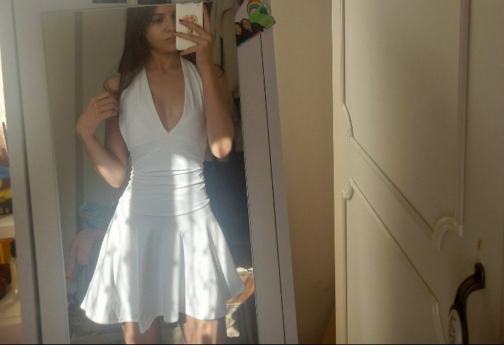 Beyaz Mini V Yakalı Drapeli Kadın Elbise - Görsel 2