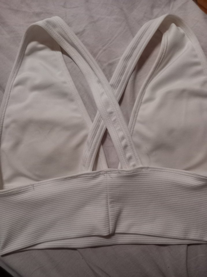 Beyaz Spor Sütyeni Çapraz Askılı - Görsel 2