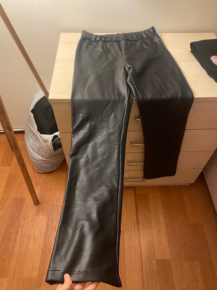 Siyah Deri Kadın Pantolon Midi Boy - Görsel 3