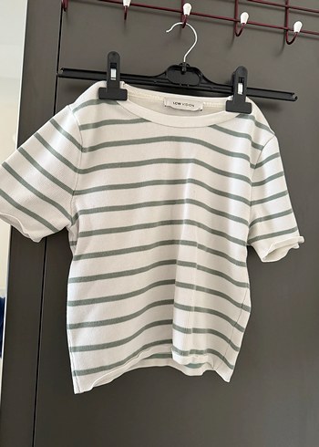 Yeşil Çizgili Kadın Kısa Kollu Tişört - Görsel 3