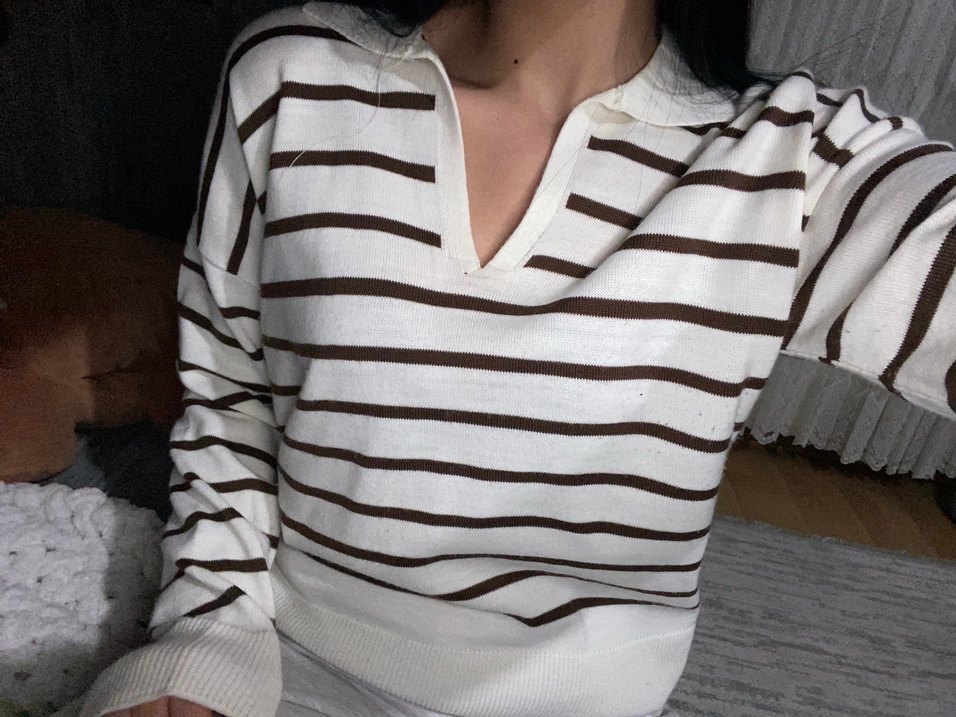 Çizgili V Yaka Triko Bej Renkli Kazak - Görsel 2