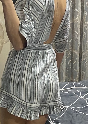 Gri Çizgili Kadın Mini Tulum - Görsel 3