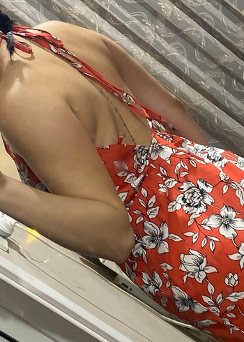 Çiçek Desenli Kırmızı Kadın Kısa Tulum - Görsel 2