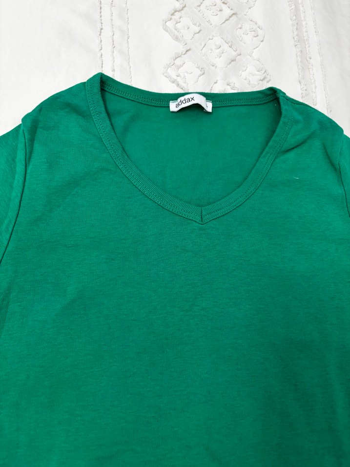 Yeşil V Yaka Kadın Tişört - Görsel 2